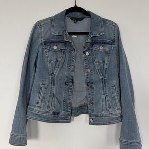 White House Black Market Light Wash Blue Denim Jacket Small
